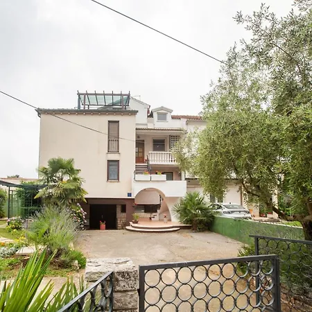 Apartmetns Latice
